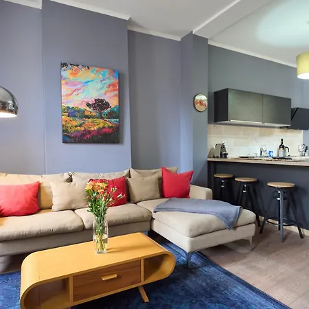 De La Cadene Apartment *